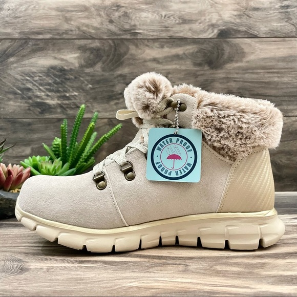 NIB Skechers Cold Catcher Faux Fur Cuff Snow Boot - Picture 8 of 13